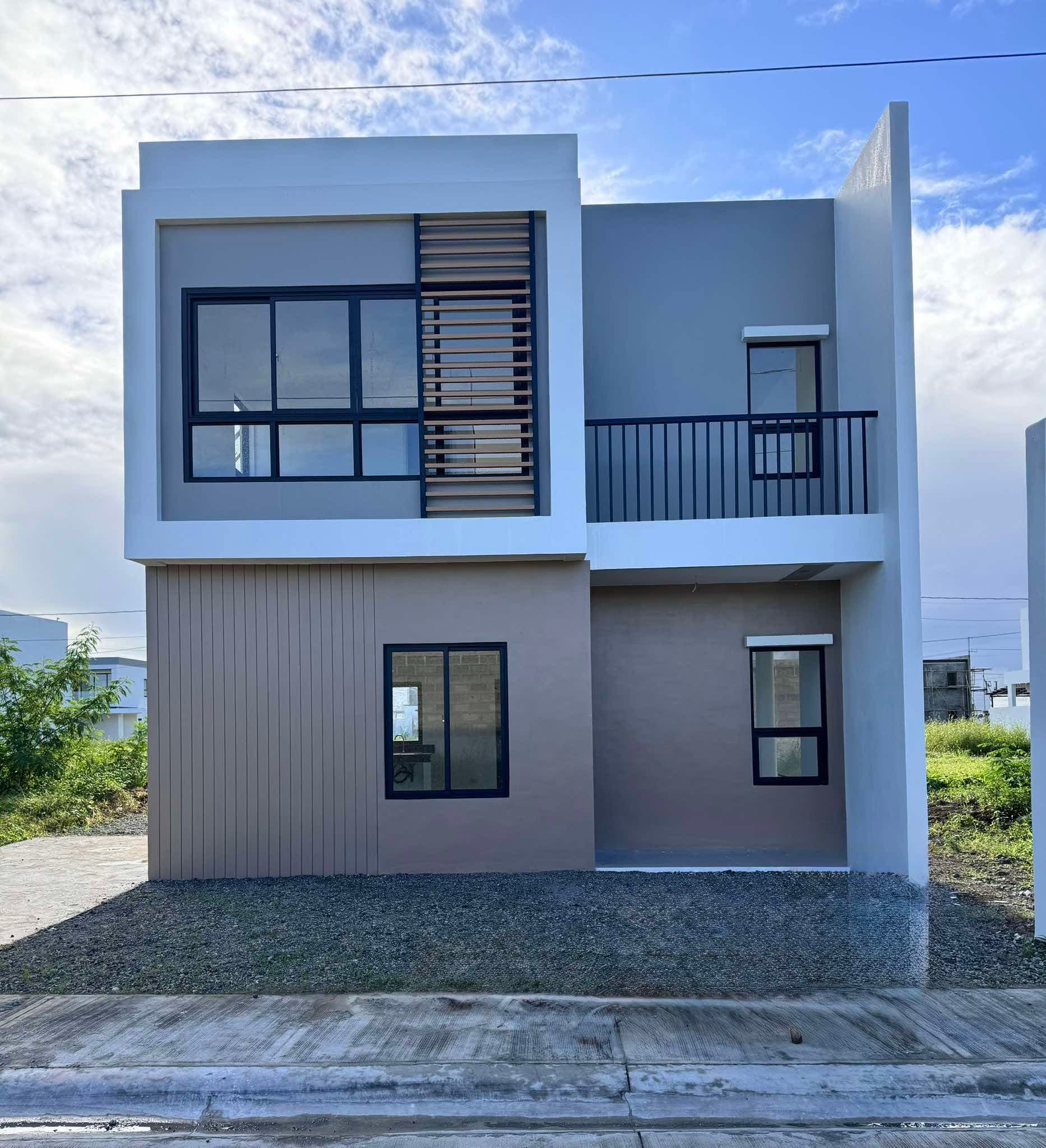 New York Unit at Anyana Bel Air Tanza